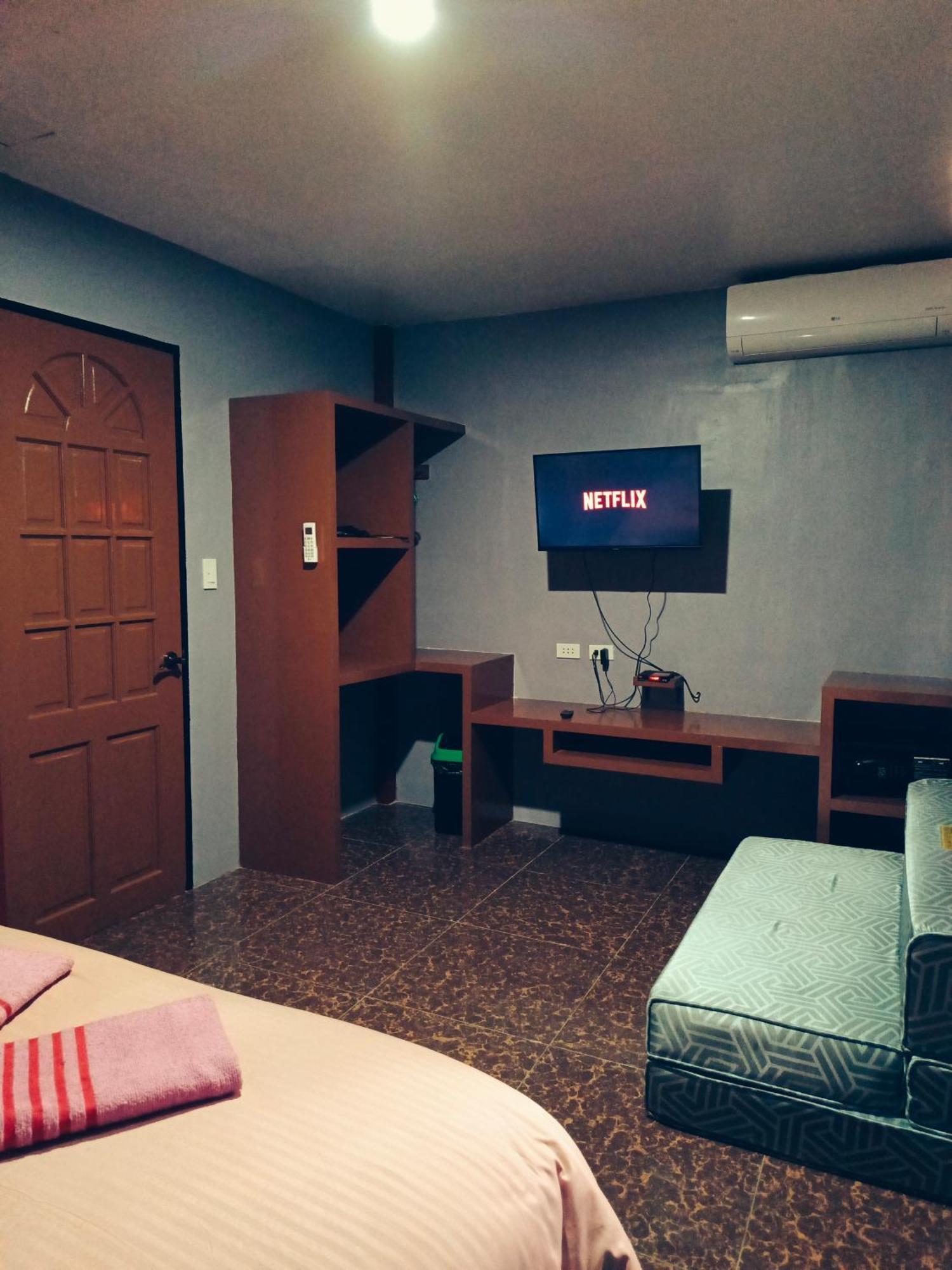 Peace Lily Apartment *